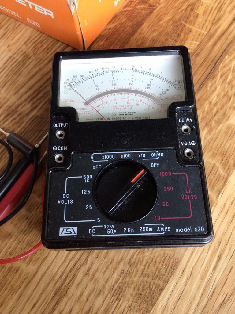 Isi multimeter, model 620, nog ongebruikt in doos, Ophalen of Verzenden, Zo goed als nieuw, Elektriciteit