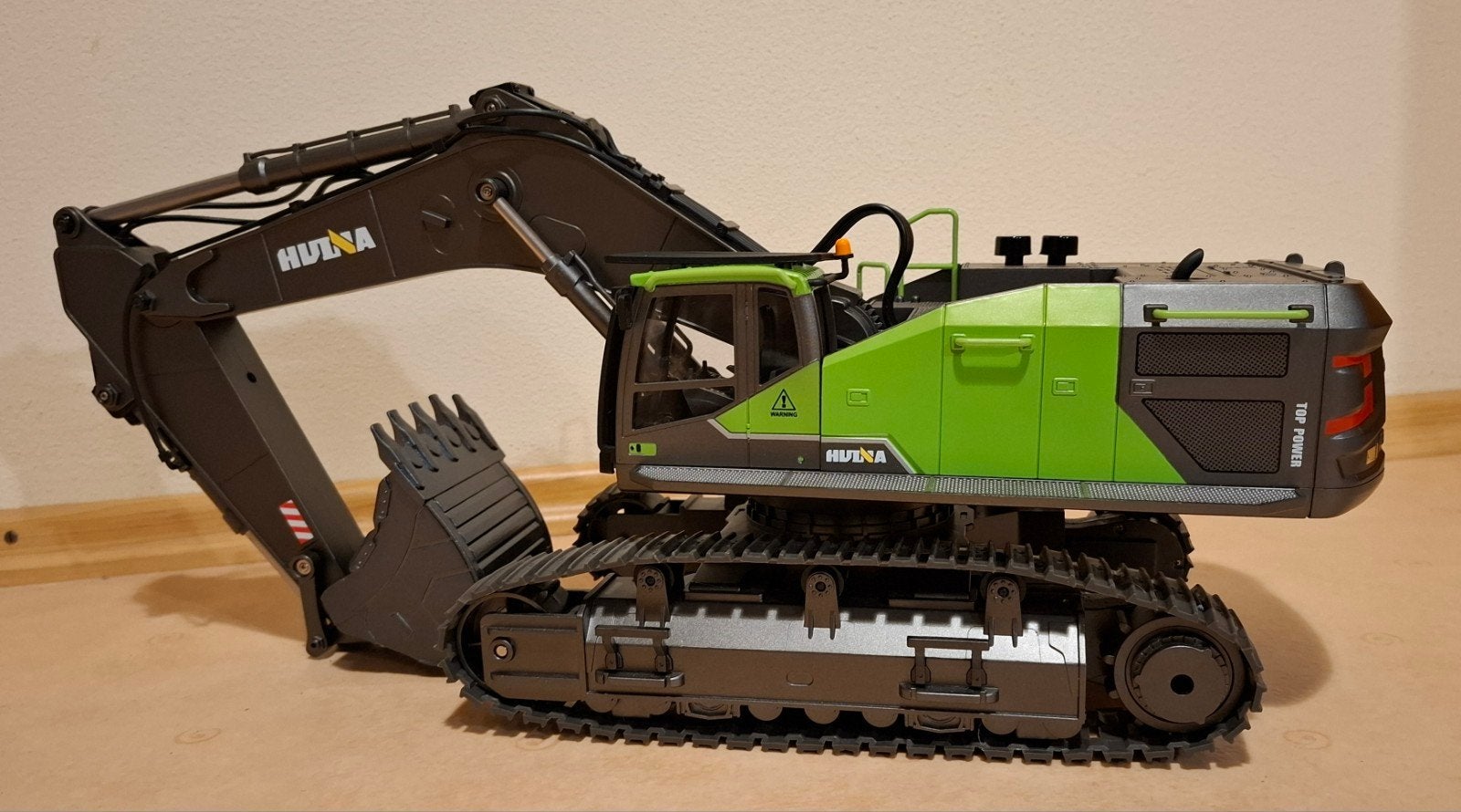 Huina 1593 graafmachine, Ophalen, Zo goed als nieuw