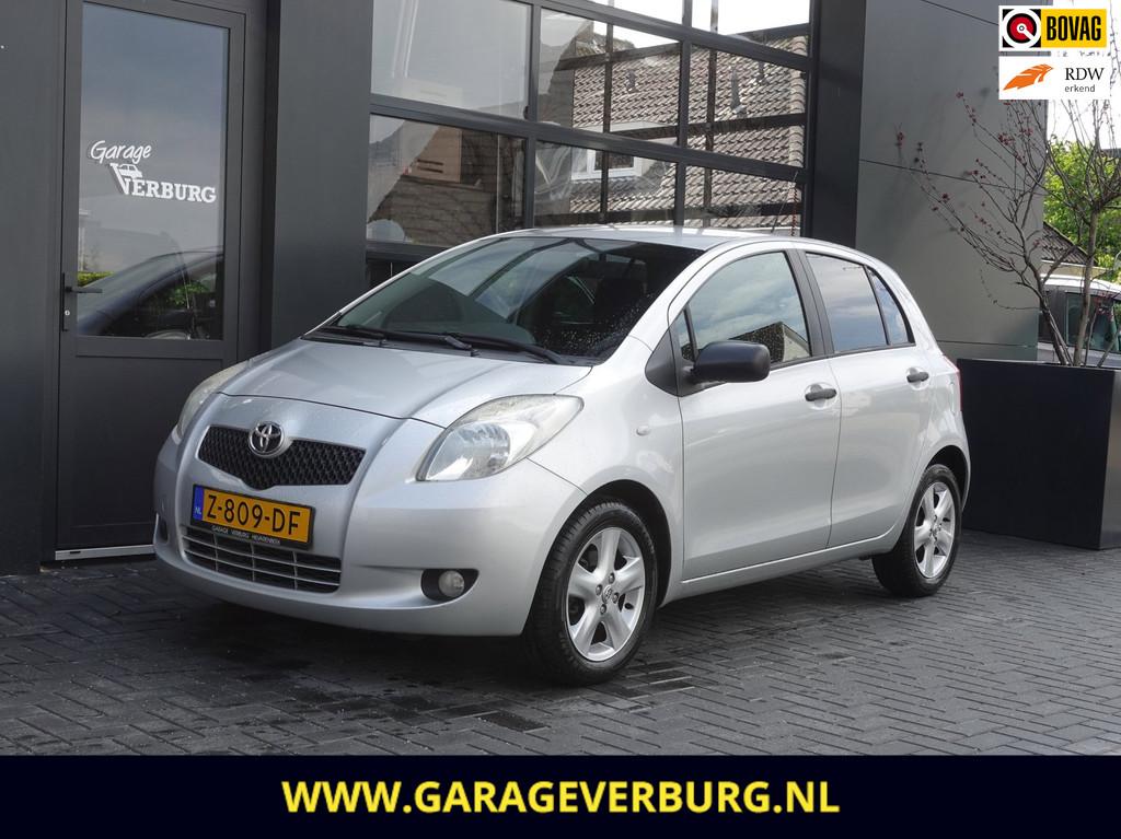 Toyota Yaris 1.3 VVTi Terra (Airco,Lichtmetalen velgen), Voorwielaandrijving, Stof, Zwart, 4 cilinders