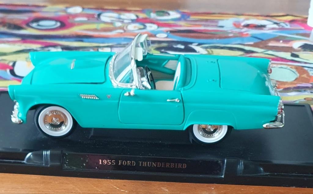 Ford Thunderbird 1955 model 1:18 schaalmodel, Hobby en Vrije tijd, Modelauto's | 1:18, Ophalen of Verzenden, Zo goed als nieuw