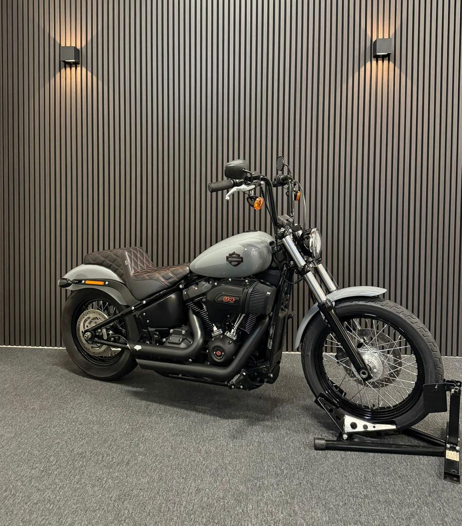 HARLEY-DAVIDSON STREETBOB 114FXBBS- 5HD-VANCE&HINES-UNIEK, Motoren, Motoren | Harley-Davidson, Harley, Nieuw, Bedrijf, Meer dan 35 kW