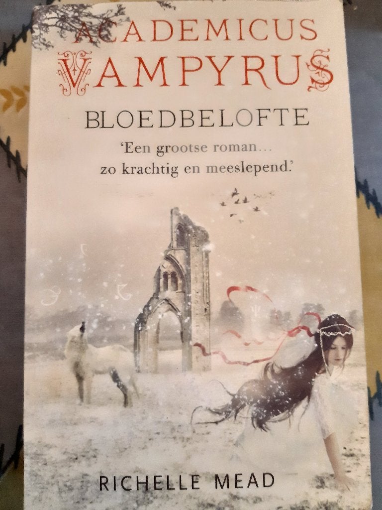 Richelle mead:academicus vampyrus:bloedbelofte 97890488104, Boeken, Ophalen, Gelezen, Richelle mead