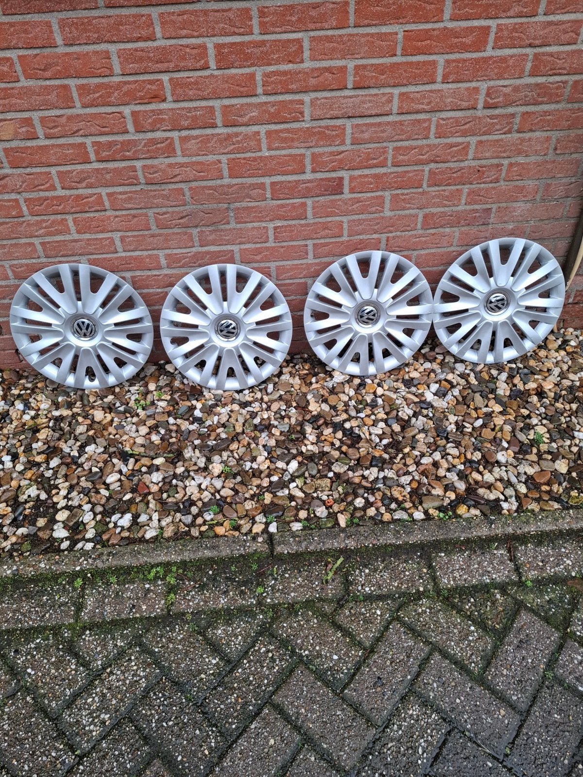 16 inch originele volkswagen wieldoppen, sierdoppen, Auto diversen, Wieldoppen, Ophalen