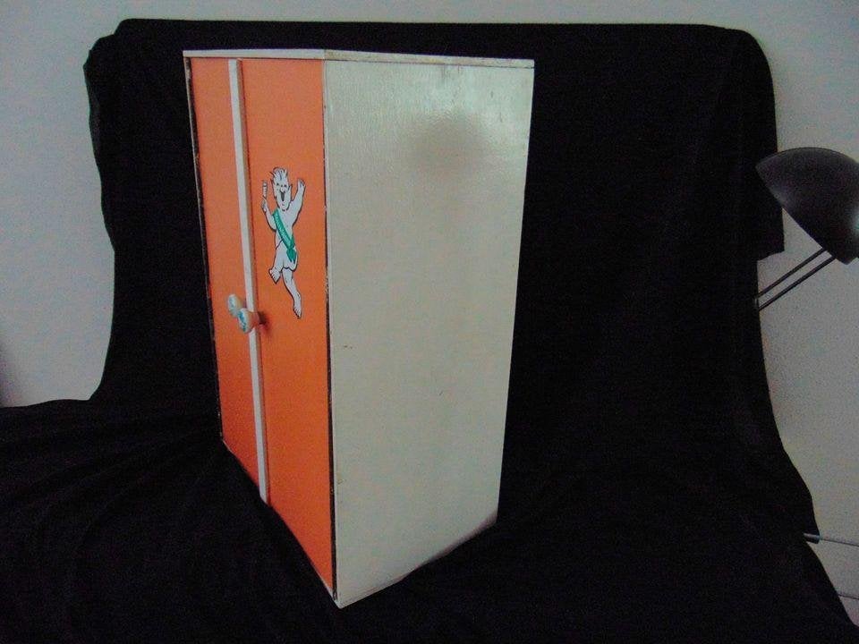 speelkast, poppenjurken kast, poppen kledingkast, Ophalen of Verzenden, Gebruikt, Overige typen
