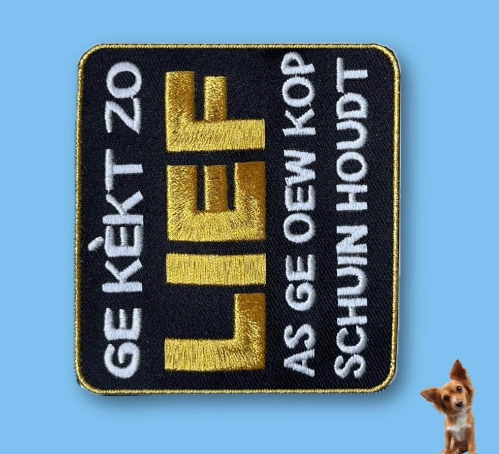 Oeteldonk Emblemen Pins Carnaval Ge kekt zo lief, Carnaval, Verzenden, Nieuw, Overige maten