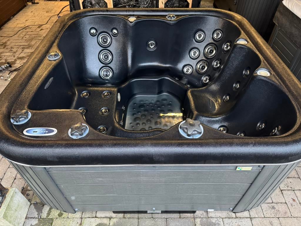 Jacuzzi gebruikt Passion Spa Blackpool 6-pers Balboa, 4011GM, Passion Spa, Zo goed als nieuw, Vast