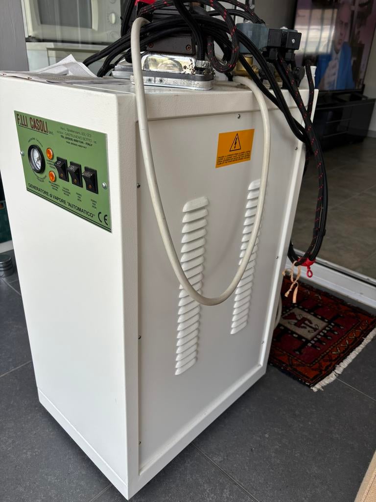 Industriële strijkijzer Casoli, generator, Ophalen, Zo goed als nieuw