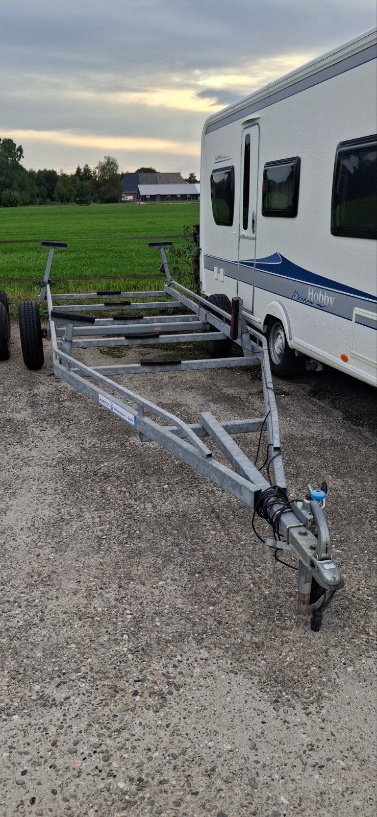 Freewheel stallings trailer voor sloep en of kielboot 1250 e, Watersport en Boten, Ophalen, Minder dan 1500 kg, Gebruikt, Sloepentrailer