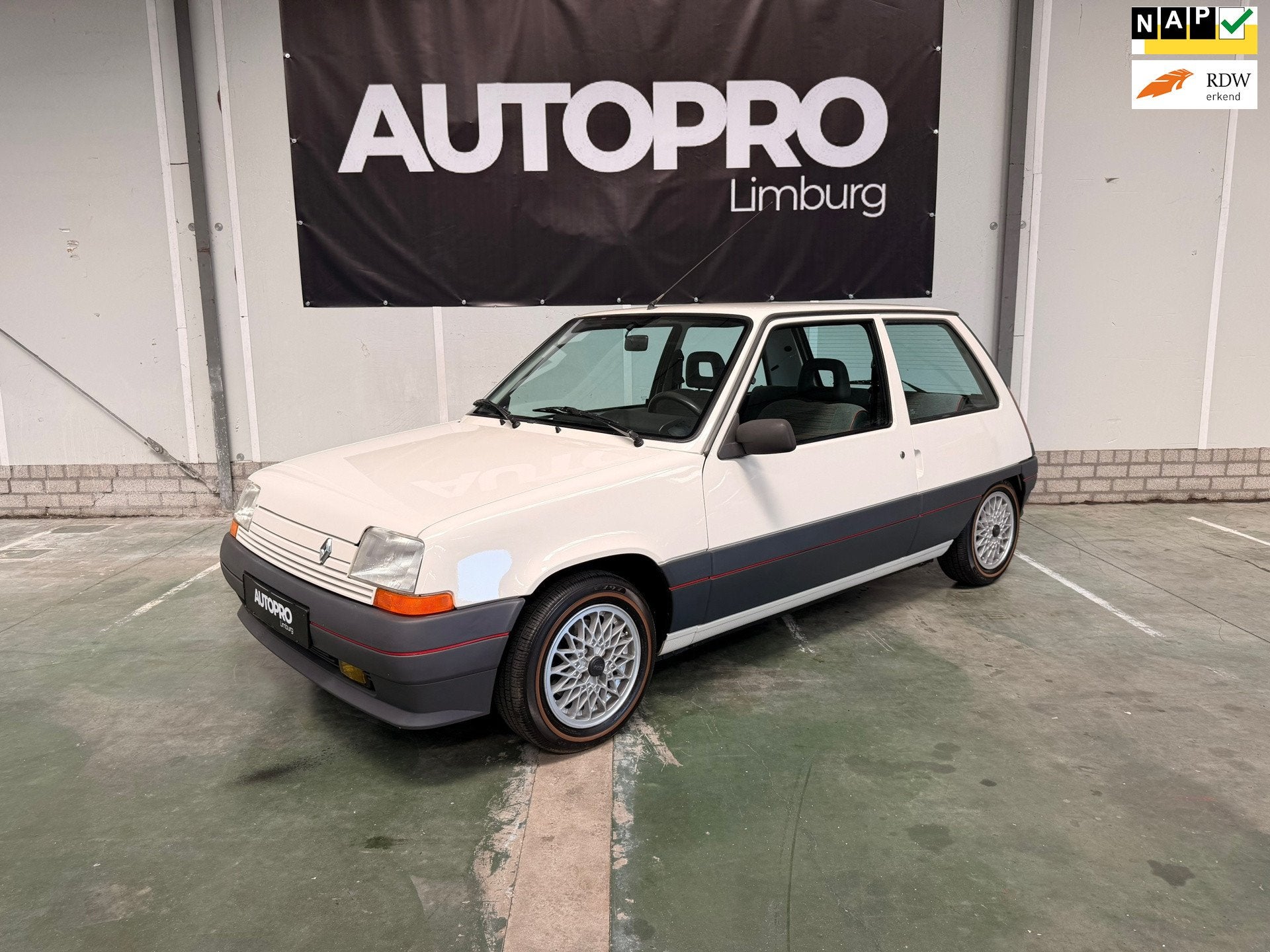 Renault 5 1.1 SL 1e eigenaar // werkelijk in nieuwstaat, Auto's, Voorwielaandrijving, Stof, Gebruikt, Wit