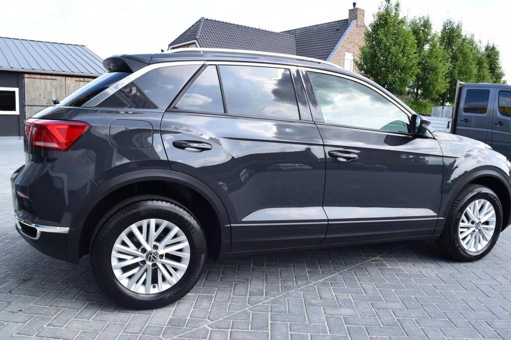 Volkswagen T-Roc 1.5 TSI Style Business van 20495 nu voor 19, Voorwielaandrijving, Stof, 4 cilinders, 150 pk