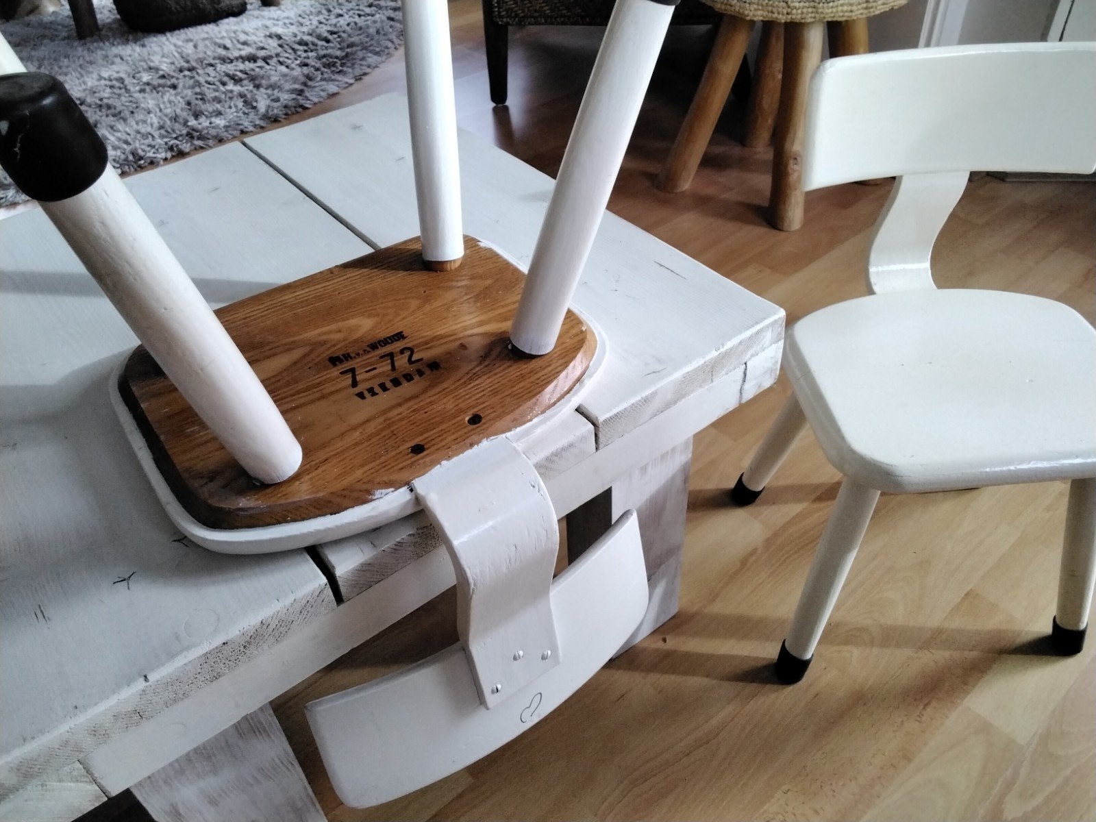 2 houten schoolstoeltjes, Ophalen, Gebruikt, Stoel(en)