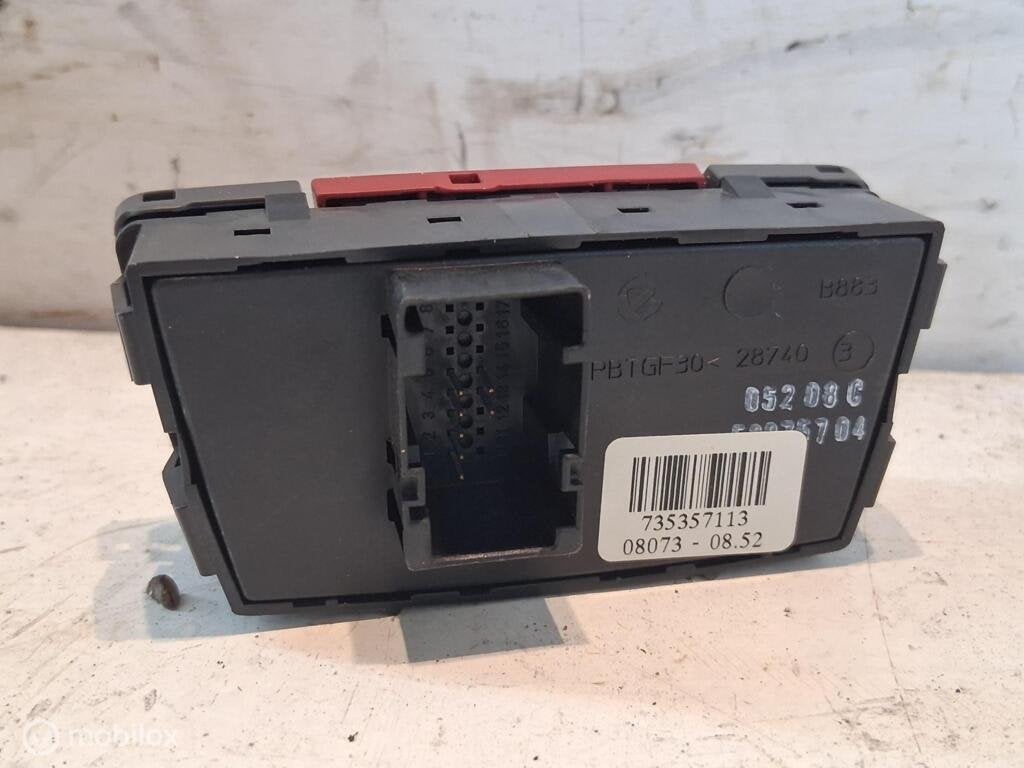 Paniekverlichtingschakelaar Fiat Panda II (03-11) 735357113, Gebruikt, Fiat, Ophalen of Verzenden