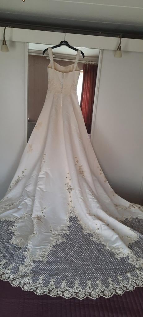 Witte trouwjurk met hoepelrok, Ophalen of Verzenden, Zo goed als nieuw, Wit, Trouwjurk