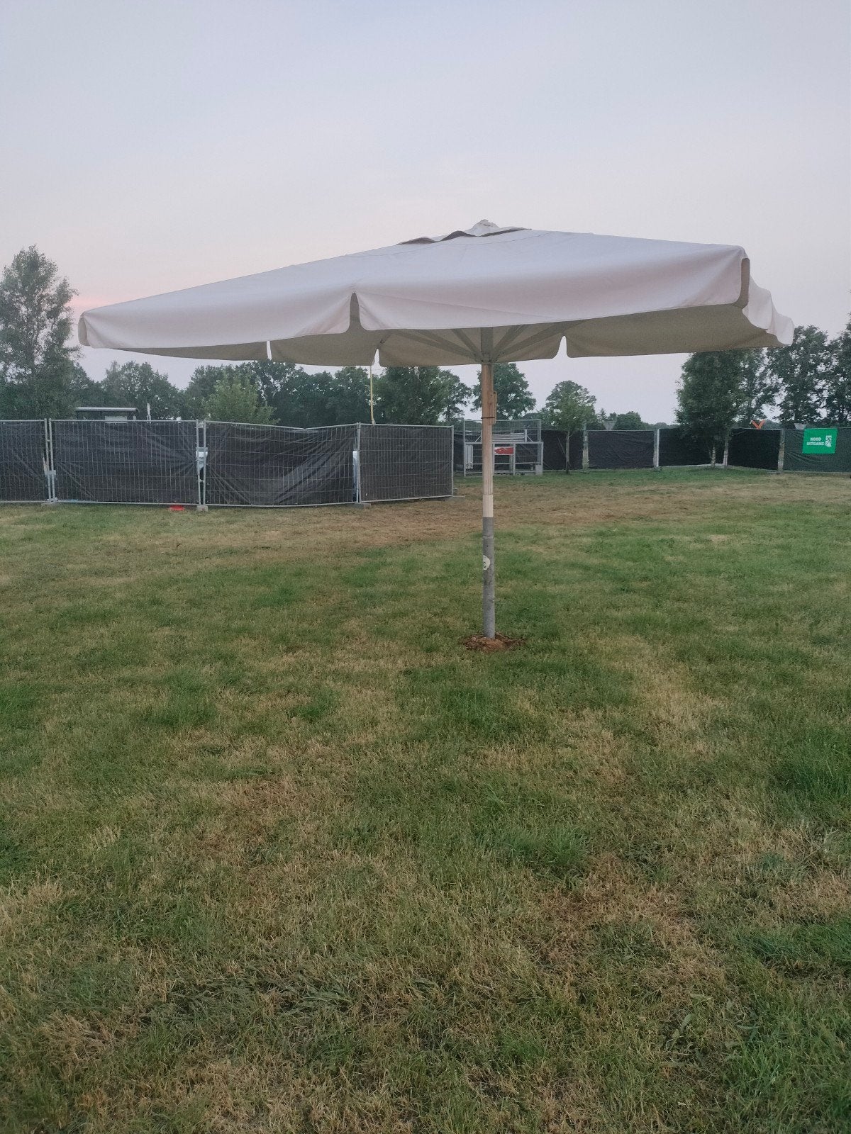 Parasol proffesioneel 4x4 horeca kwaliteit, Ophalen, Gebruikt, Minder dan 5 meter
