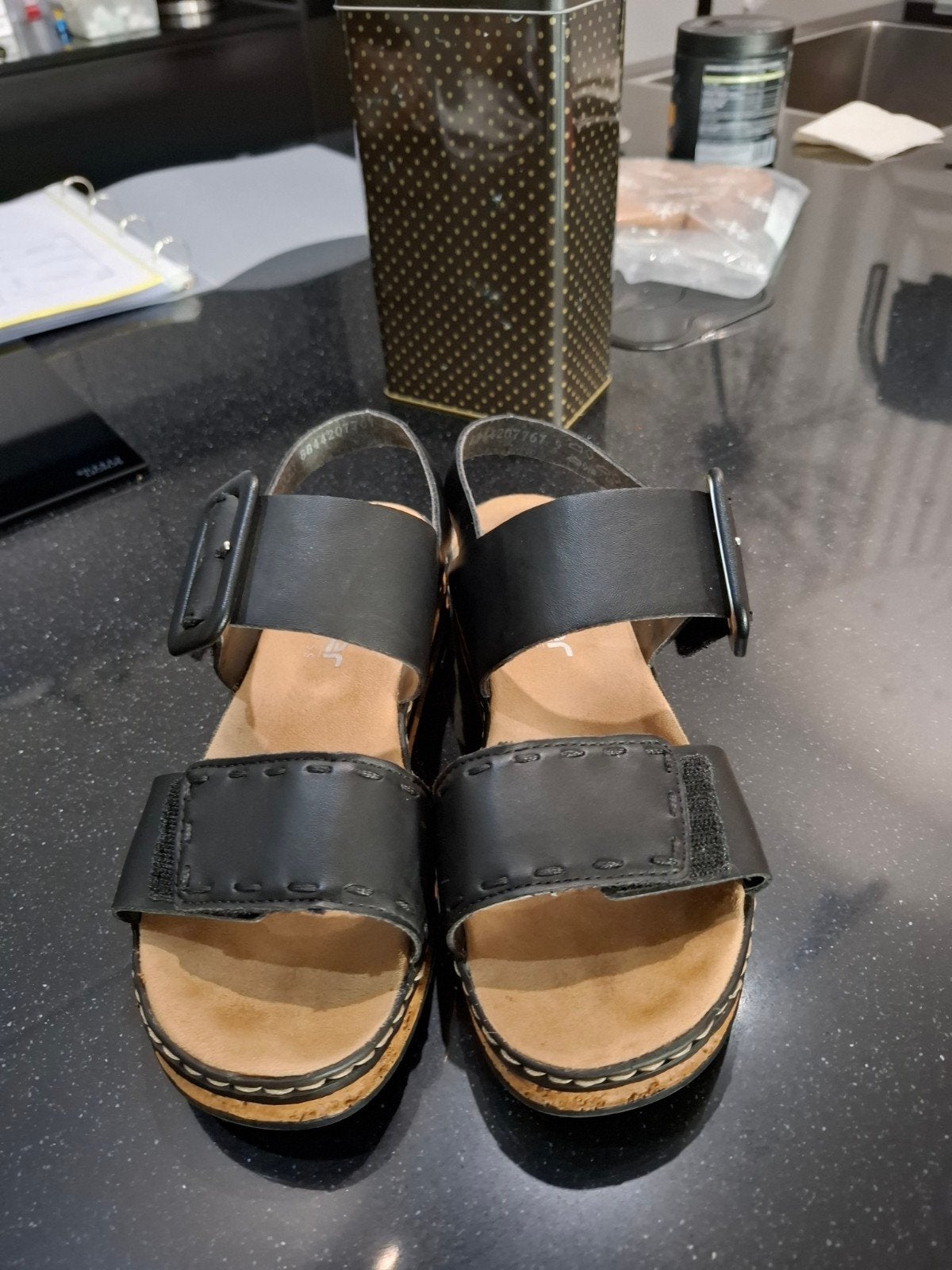 sandalen rieker maat 37 zwart, Ophalen of Verzenden, Zo goed als nieuw