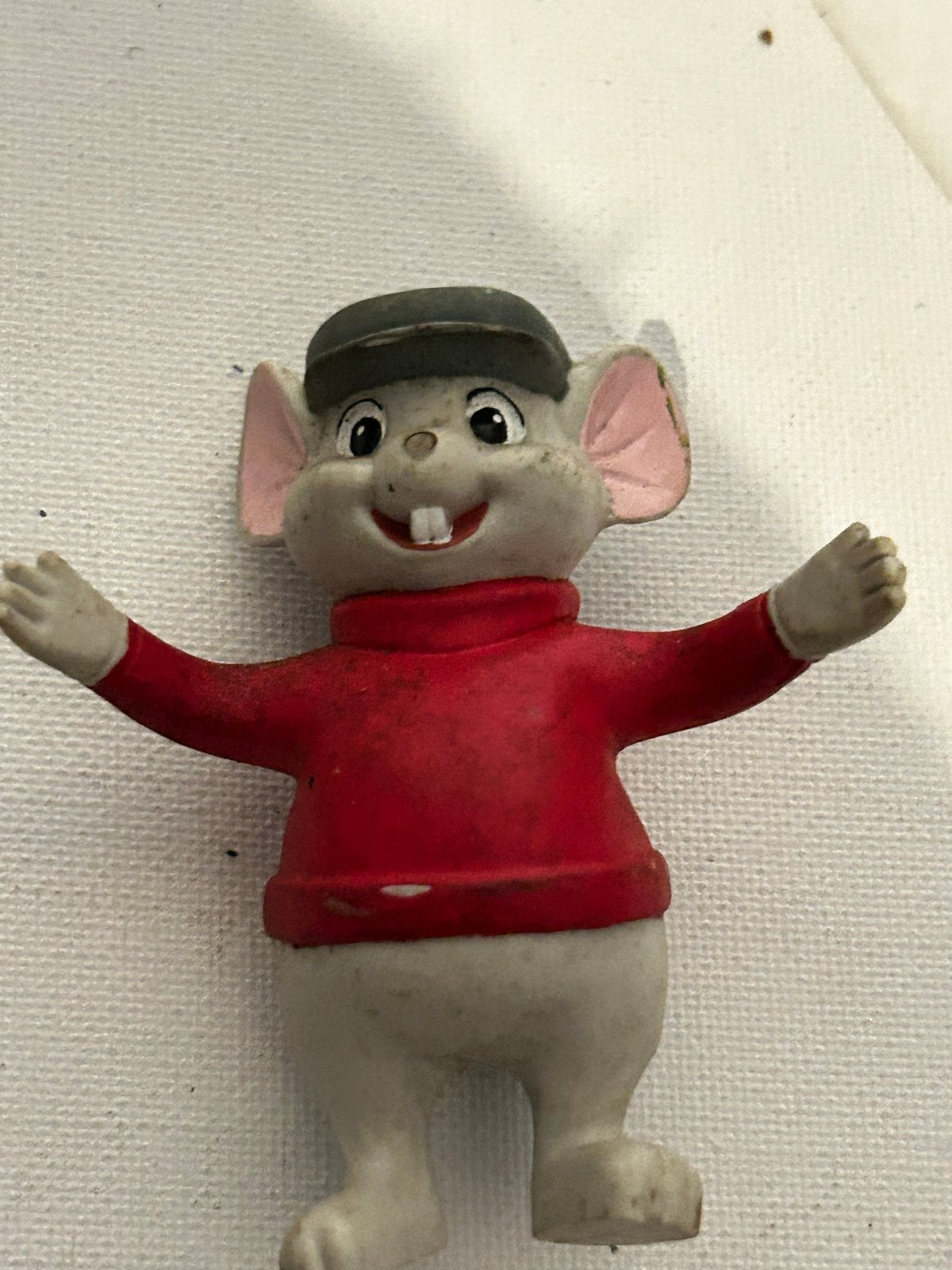 Vintage Disney Bernard figuur uit De Reddertjes, Ophalen of Verzenden, Overige figuren, Gebruikt, Beeldje of Figuurtje