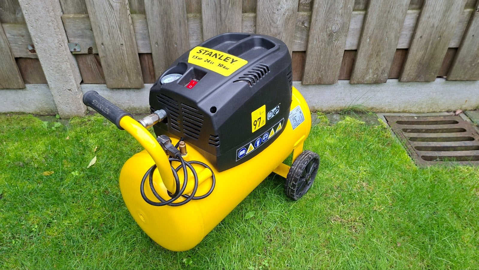 Stanley compressor 1,5hp - 10 bar, Doe-het-zelf en Verbouw, Ophalen, Mobiel, Gebruikt, 6 tot 10 bar