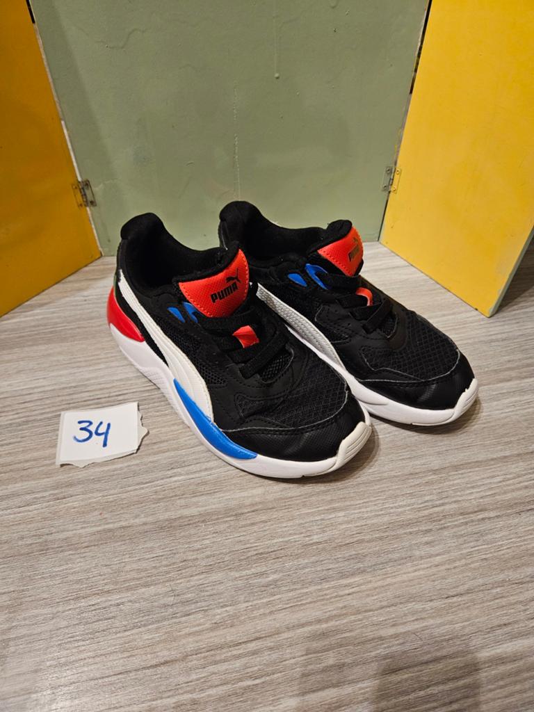 Puma sportschoenen maat 34, Kinderen en Baby's, Kinderkleding | Schoenen en Sokken, Gebruikt, Puma, Ophalen of Verzenden, Jongen of Meisje