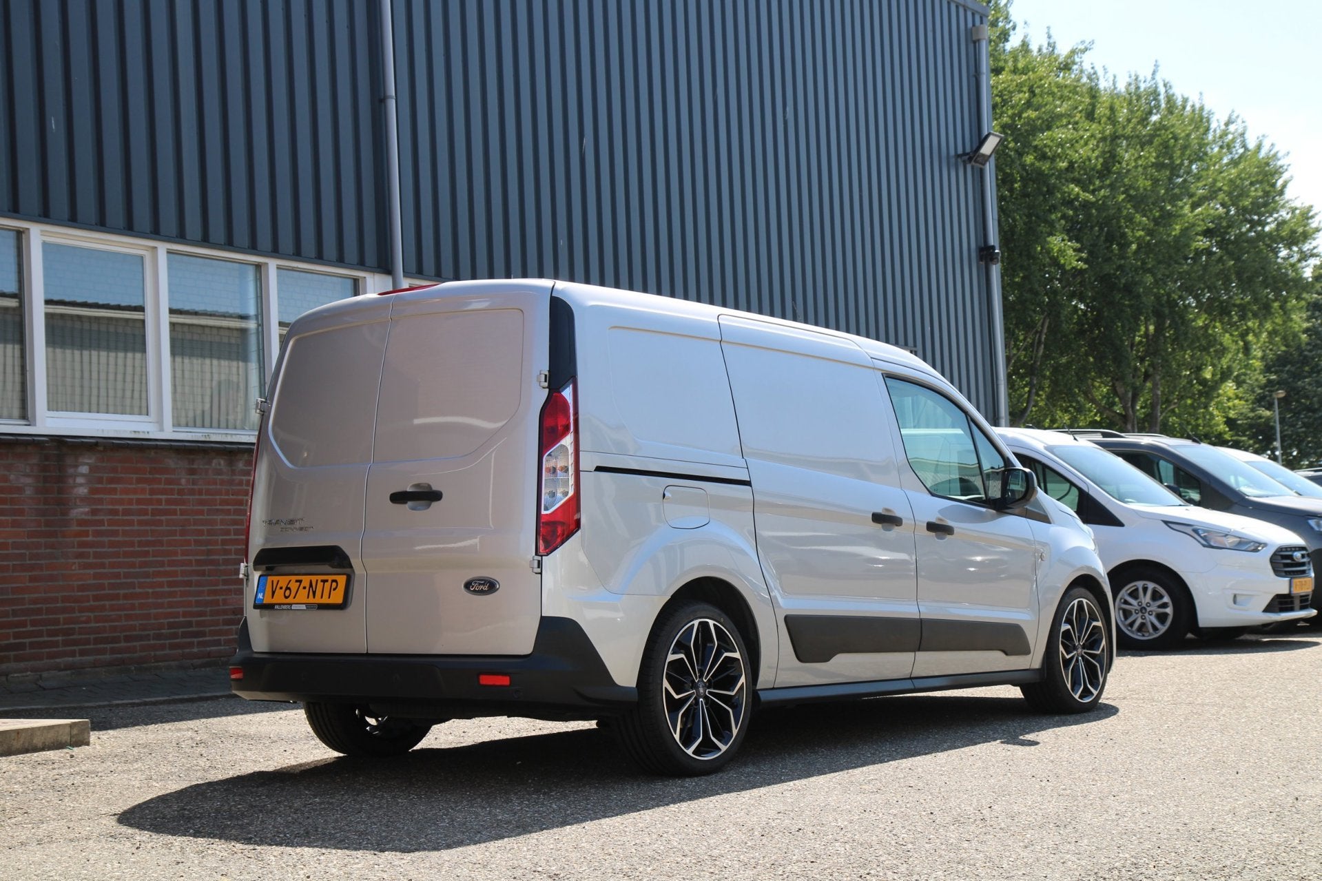 Ford TRANSIT CONNECT 1.5 EcoBlue L2 Trend 120 PK Automaat /, Stof, Gebruikt, 4 cilinders, Bedrijf