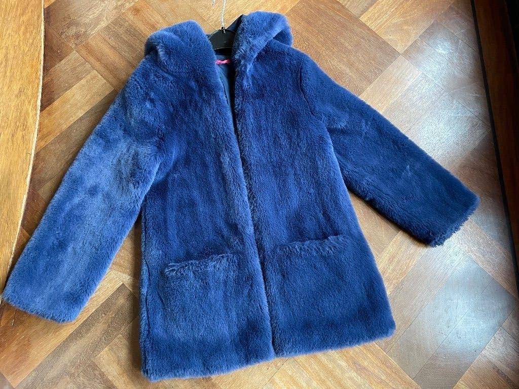 Derhi jas 140cm met faux bont, Zo goed als nieuw, Derhy, Jas, Verzenden