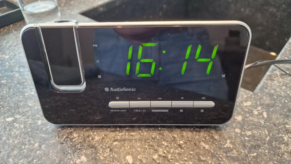 AudioSonic wekkerradio met projector, Computers en Software, USB Sticks, Ophalen of Verzenden