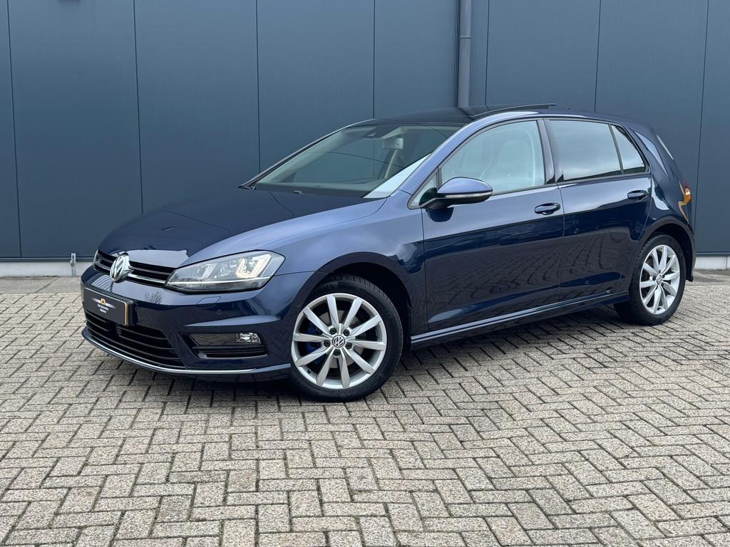 Volkswagen Golf 1.4 TSI 150pk Automaat R-Line * Panorama * D, Gebruikt, 4 cilinders, 150 pk, Blauw