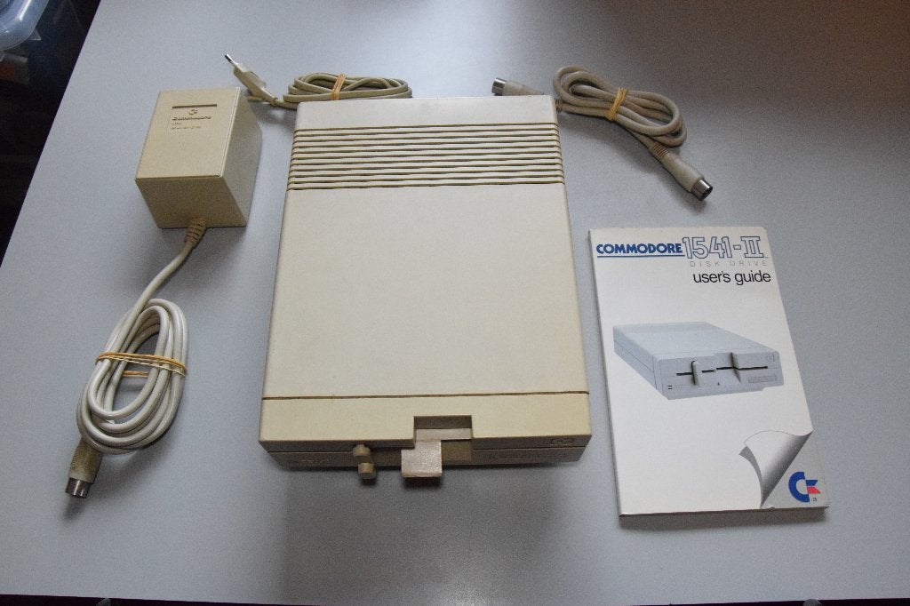 Commodore 64: 1541-II Floppy / Disk Drive, Computers en Software, Vintage Computers, Ophalen of Verzenden