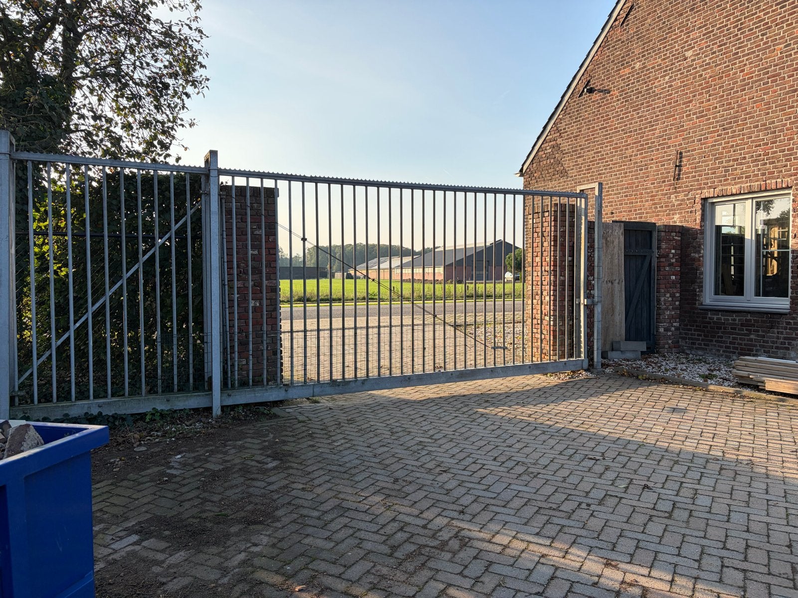 Robuust ijzeren poort, Tuin en Terras, Ophalen, Met poort, Gebruikt, Spijlenhekwerk