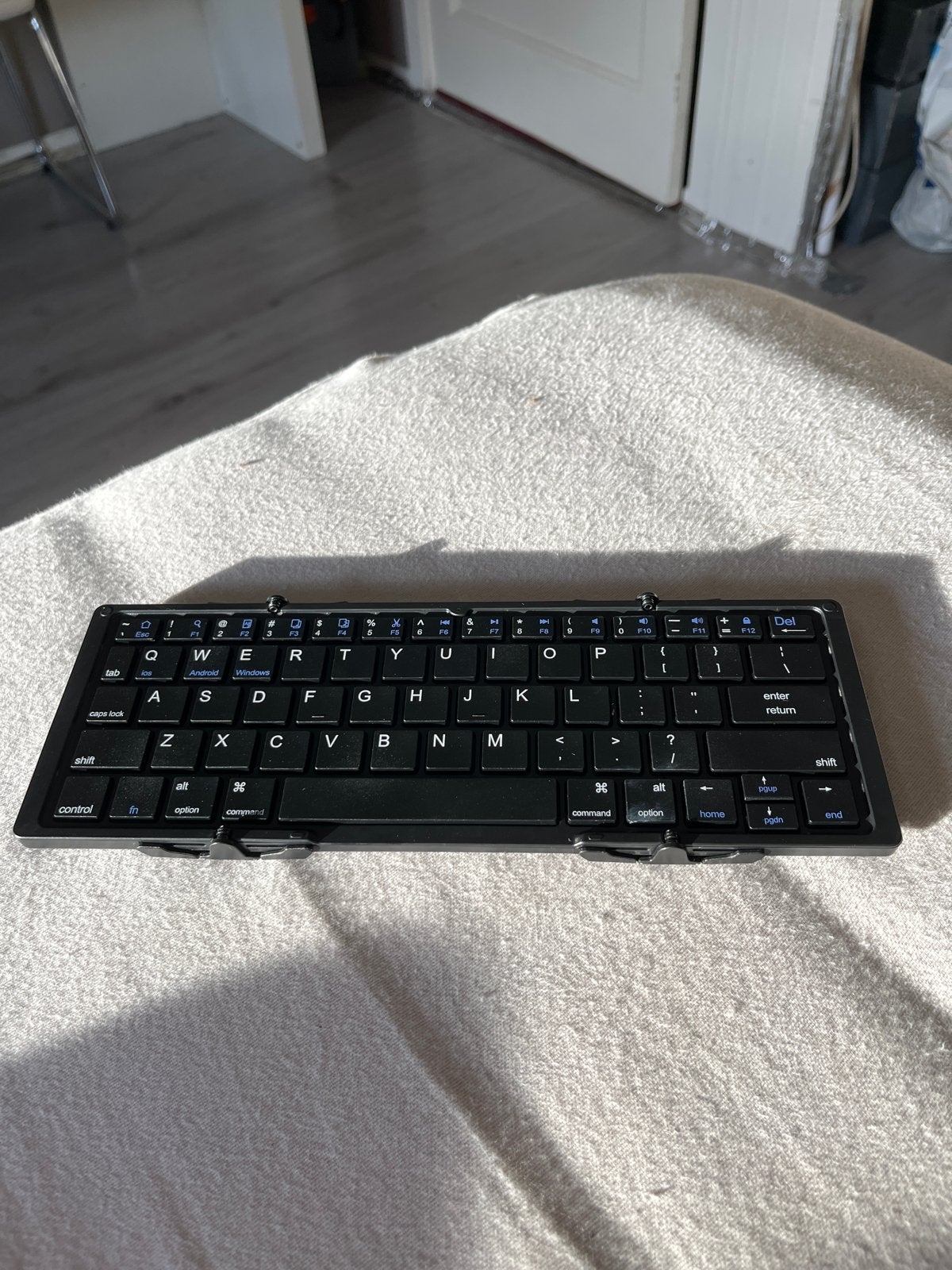 Opvouwbaar Bluetooth Toetsenbord met Oplaadkabel, Ophalen, Gebruikt, Draadloos, Qwerty