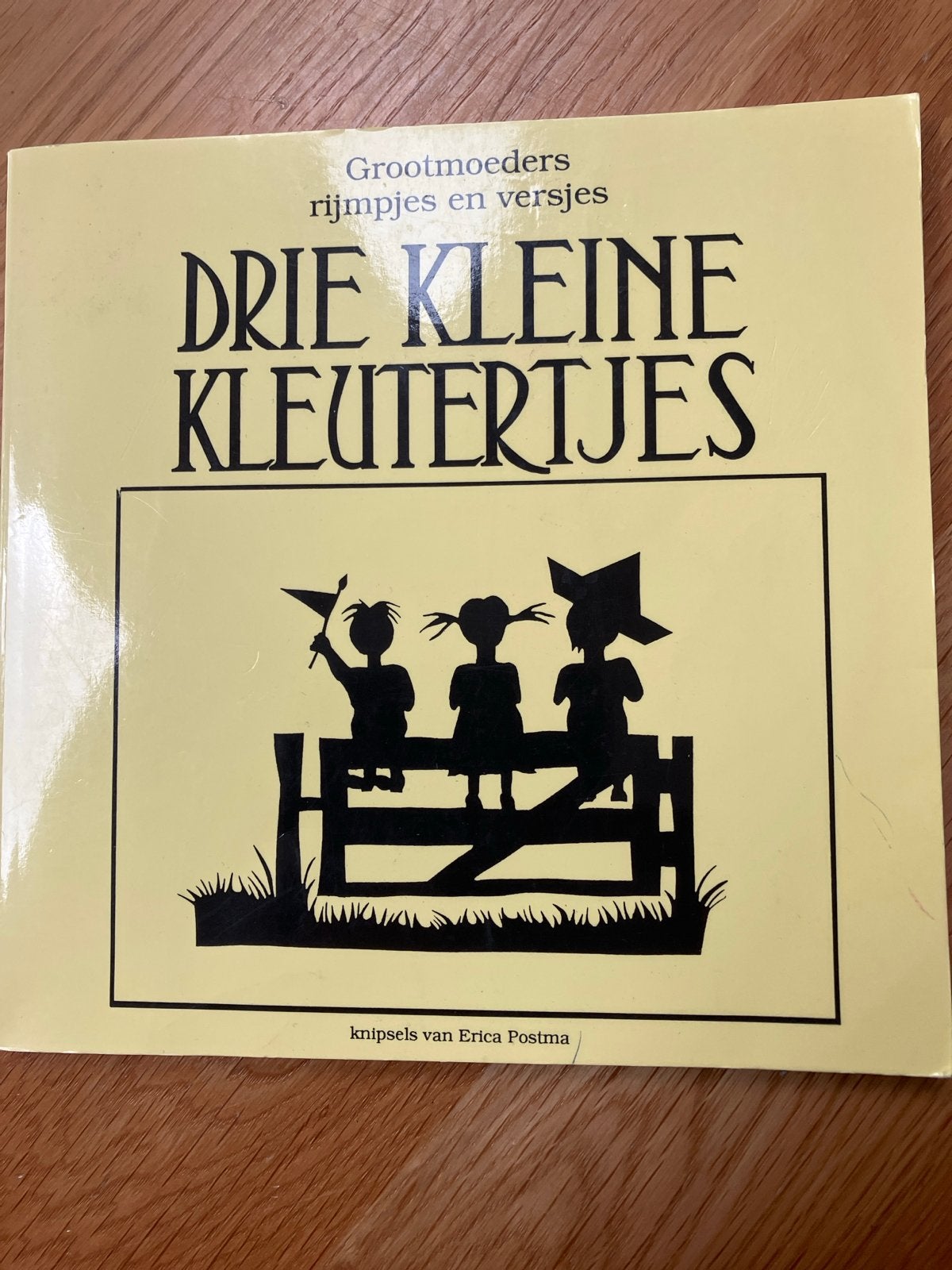 Drie Kleine Kleutertjes - Grootmoeders Rijmpjes en Versjes, Fictie algemeen, Jongen of Meisje, Ophalen of Verzenden, Zo goed als nieuw
