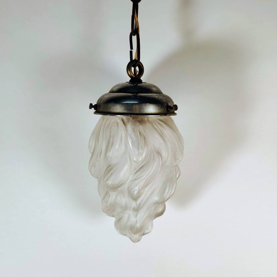 Klassieke hanglamp met glazen kap in vorm van vlam., Ophalen of Verzenden, Gebruikt, Glas