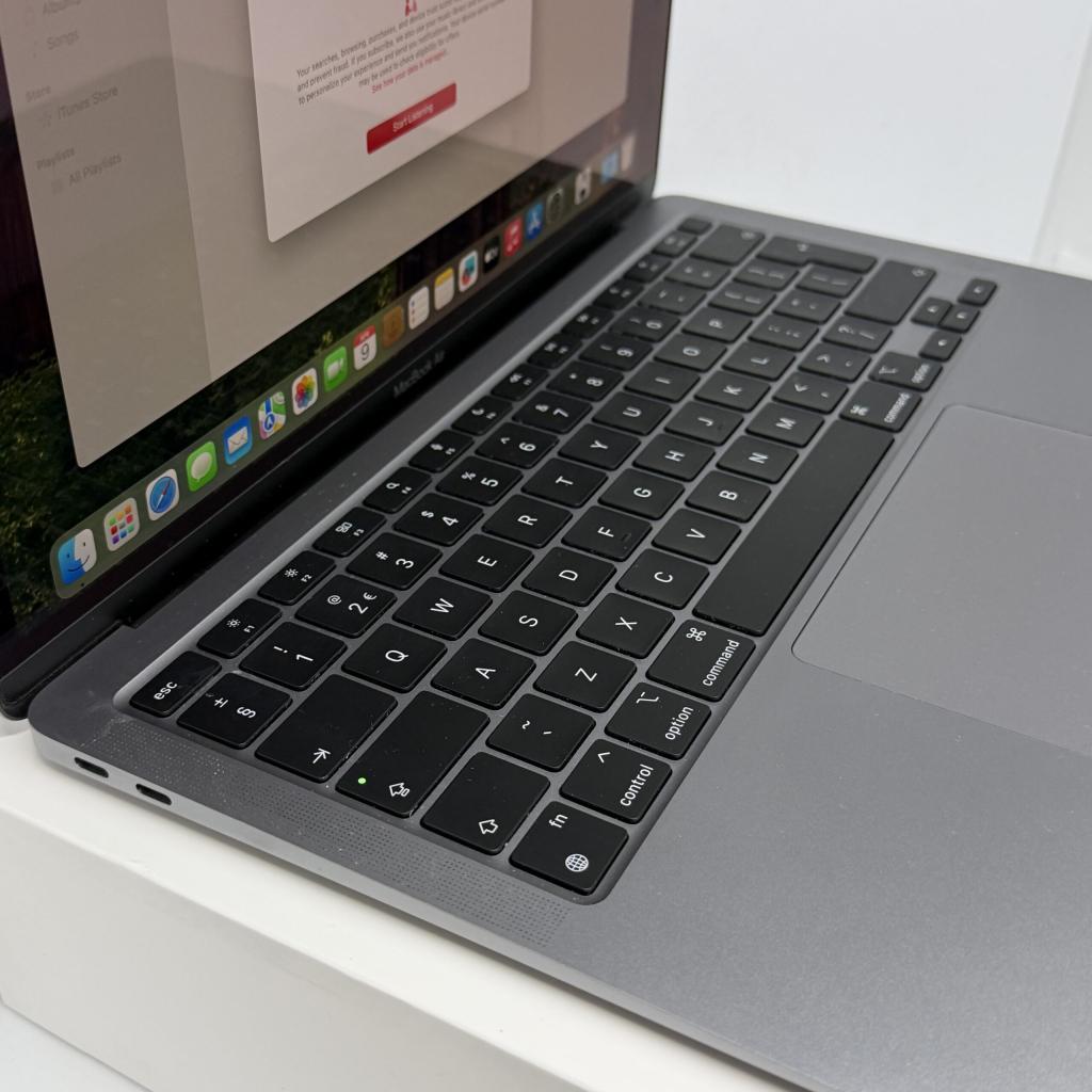 MacBook Air M1 256GB grijs /zeer net /100% batt /garantie, Apple, Zo goed als nieuw, Support@apple.com, Apple Park Way, Cupertino, California