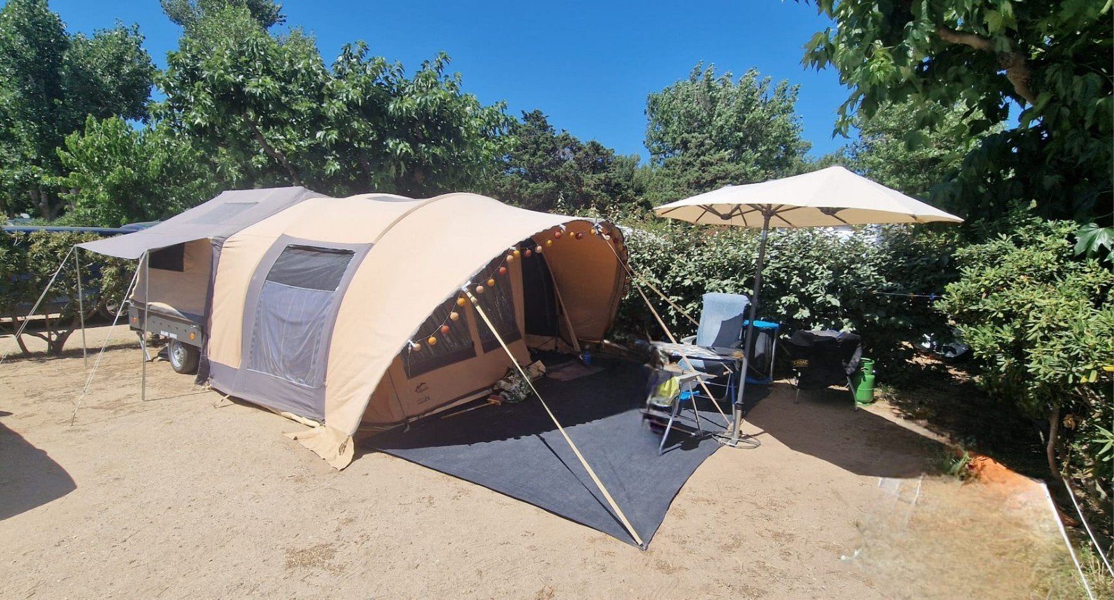 Cabanon Malawi de Luxe uit 2023 met voortent., Caravans en Kamperen, Tenten, Gebruikt, Ophalen