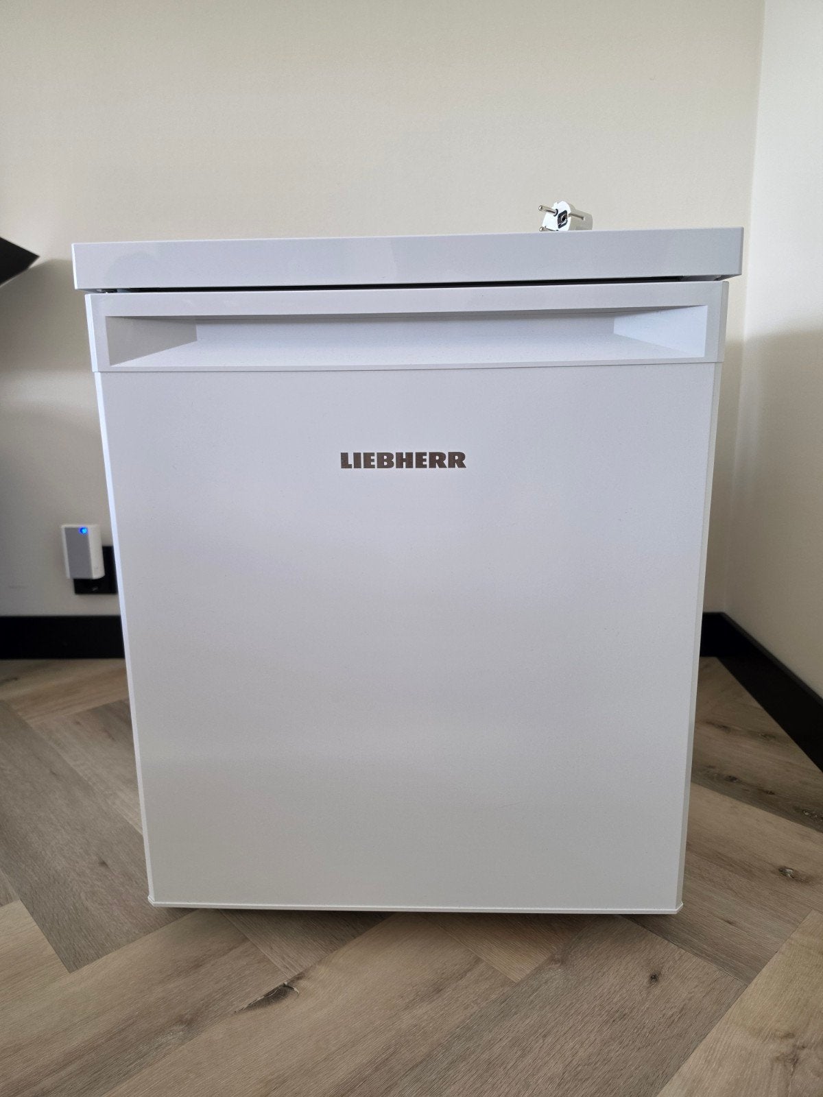 Liebherr tafelmodel koelkast 94L - Zo goed als nieuw, Ophalen, Zonder vriesvak, Zo goed als nieuw, 45 tot 60 cm