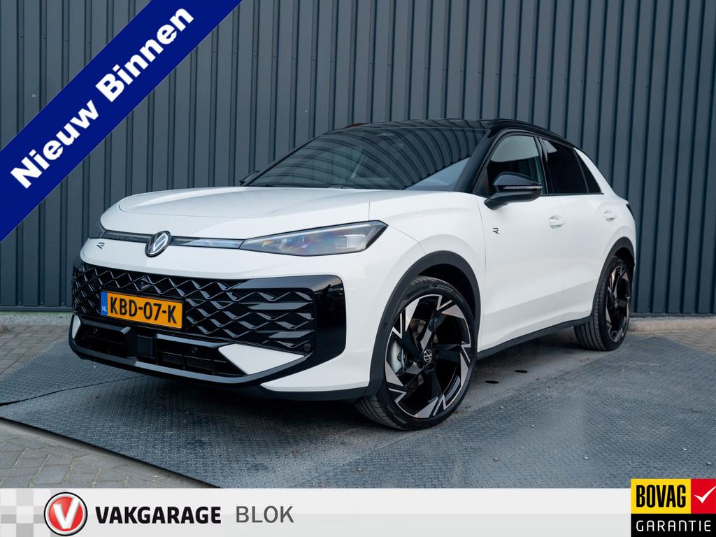 Volkswagen T-Roc 1.5 eTsi R-Line First Edition | Black Style, Auto's, Volkswagen, 730 kg, 4 cilinders, Leder en Stof, Wit