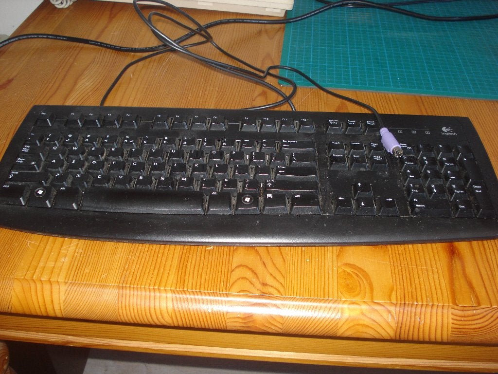 QWERTY Toetsenbord, Computers en Software, Ophalen of Verzenden, Qwerty, Logitech toetsenbord, Bedraad