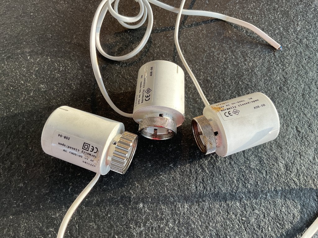 WTH thermomotoren vloerverwarming/verkoeling - 24V (3 stuks), Gebruikt, Minder dan 30 cm, Minder dan 60 cm, Ophalen