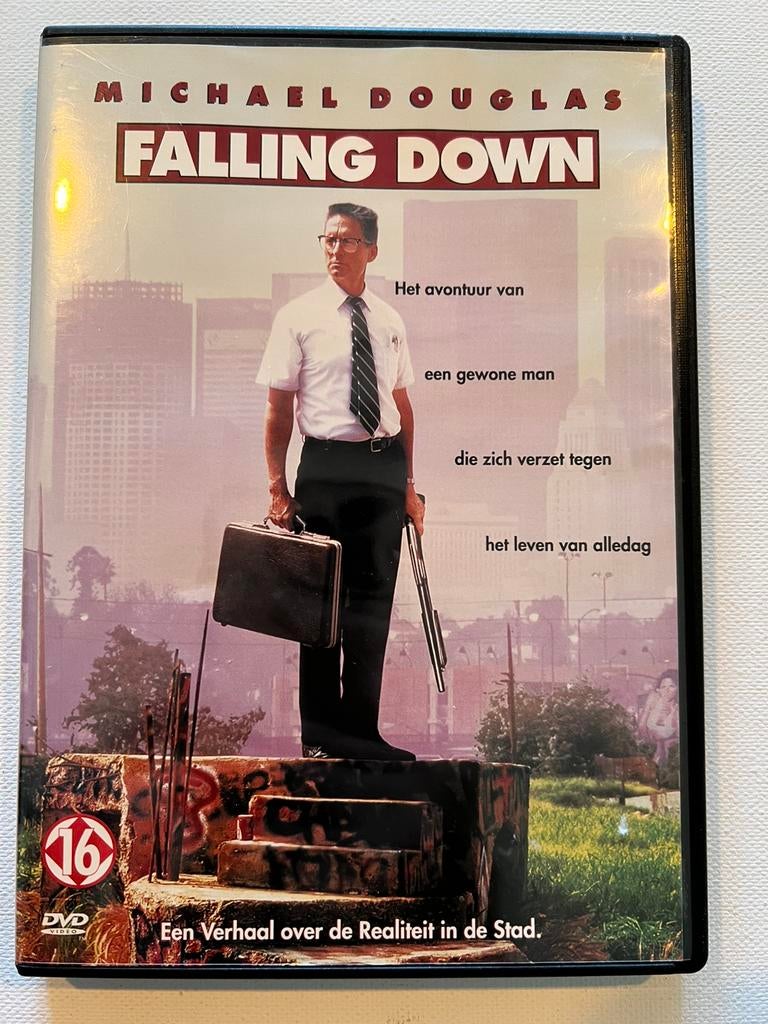 Falling down, Alle leeftijden, Verzenden, Zo goed als nieuw