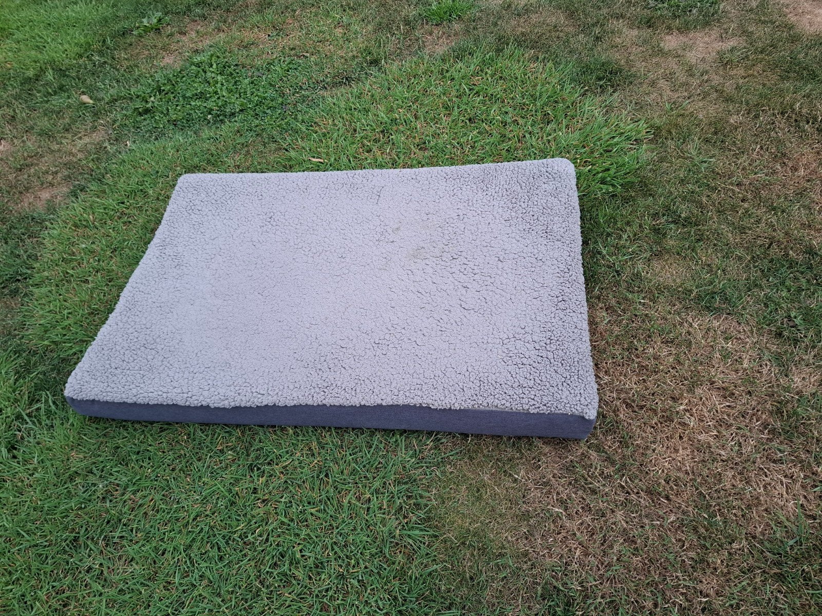 Beeztees Zira 120x80x10 Orthopedisch Hondenkussen, Dieren en Toebehoren, Ophalen, Zo goed als nieuw