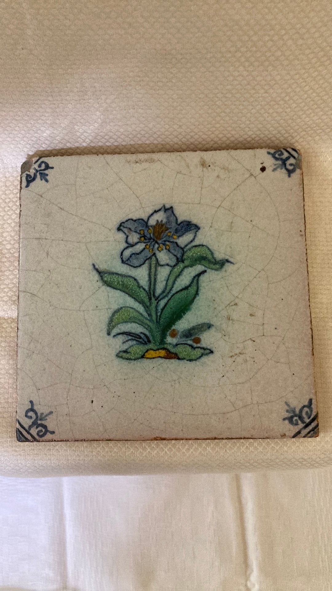 Polychrome bloementegel 2e helft 17e eeuw., Antiek en Kunst, Ophalen of Verzenden