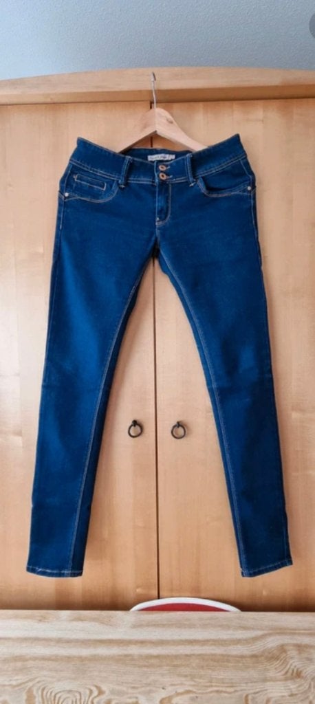 Blauwe skinny jeans, Blauw, Ophalen of Verzenden, Zo goed als nieuw, W30 - W32 (confectie 38/40)