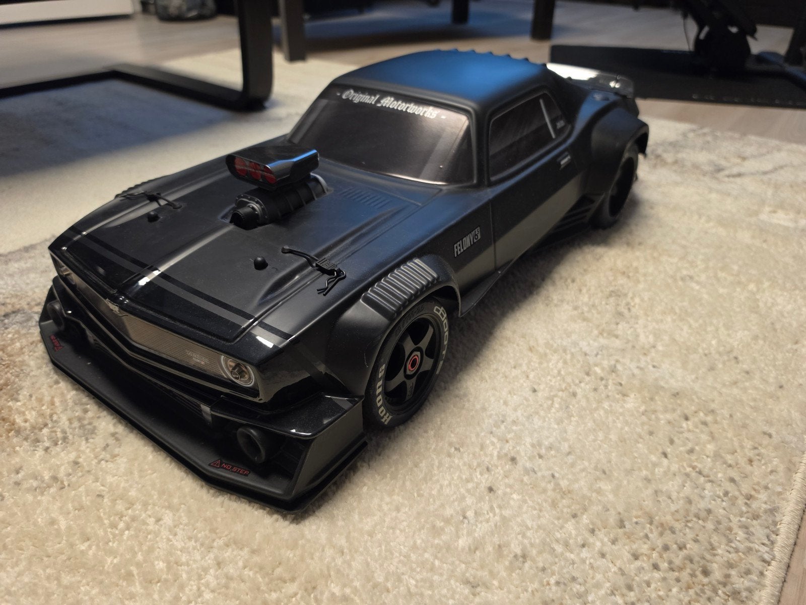 ARRMA Felony 6S BLX – 130 km/u – 4x LiPo – extra wielen, Elektro, Ophalen of Verzenden, Zo goed als nieuw, Auto onroad