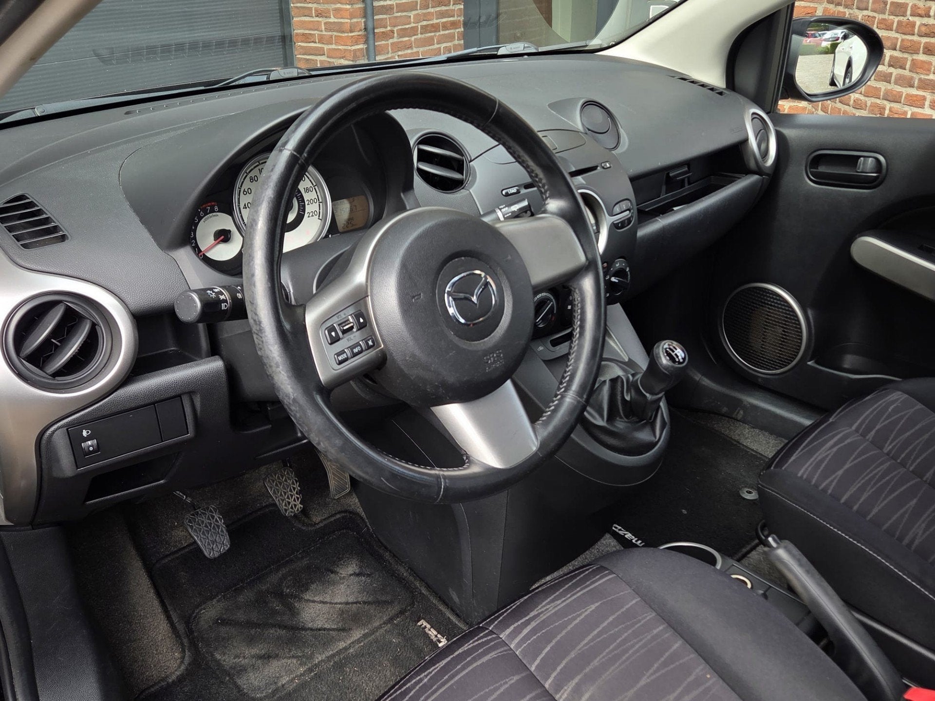 Mazda 2 1.3hp S-VT Touring | Airco | LMV | Nap | Apk, Auto's, Voorwielaandrijving, 86 pk, Gebruikt, 31 €/maand