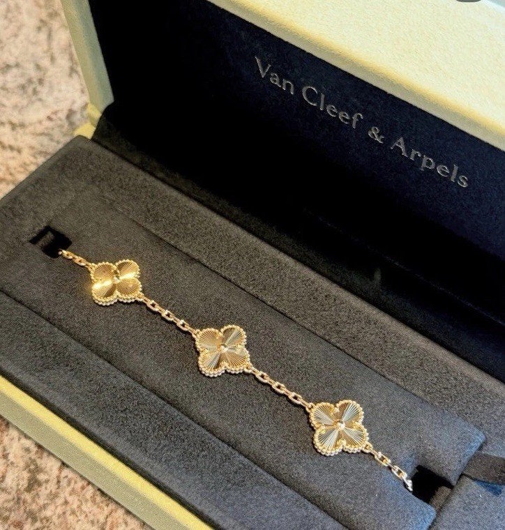 Van Cleef Armbanden (Diverse kleuren), Ophalen of Verzenden, Nieuw, Goud