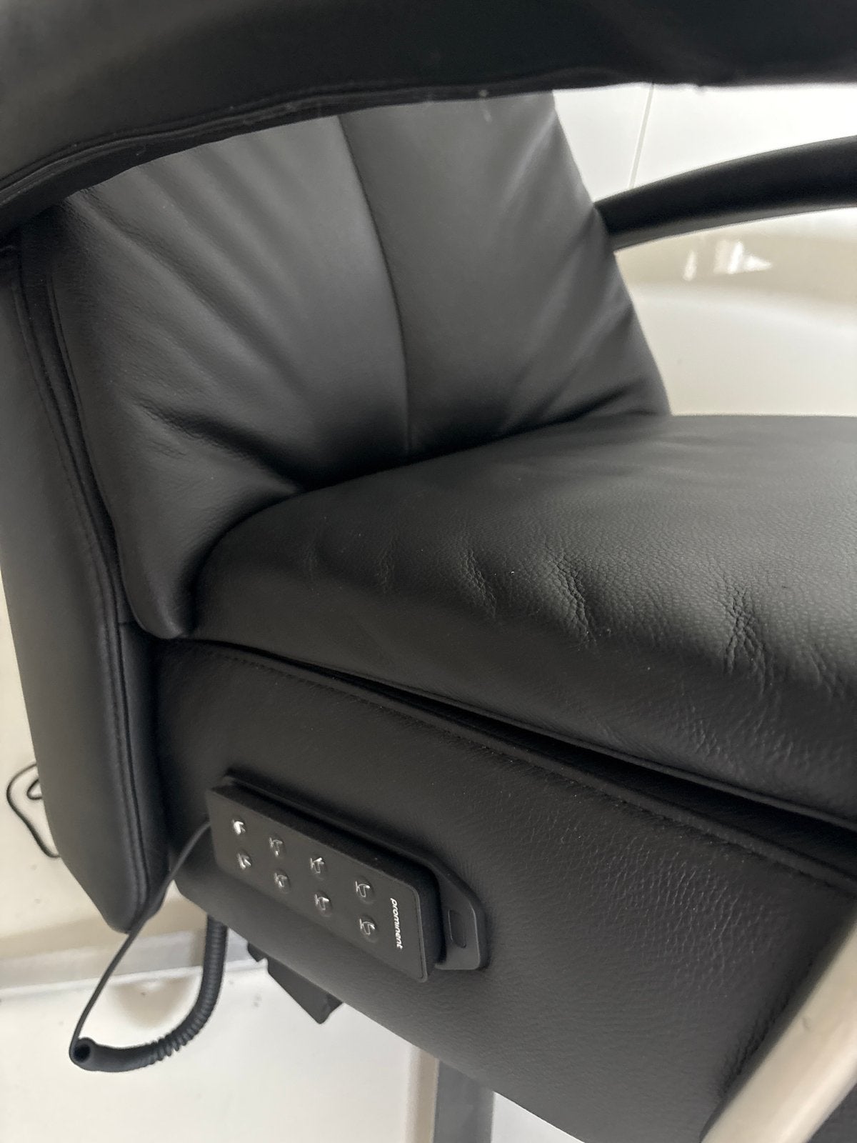 Prominent Sta-op fauteuil C-100 Zwart Leer, Ophalen, Nieuw, Leer, 75 tot 100 cm
