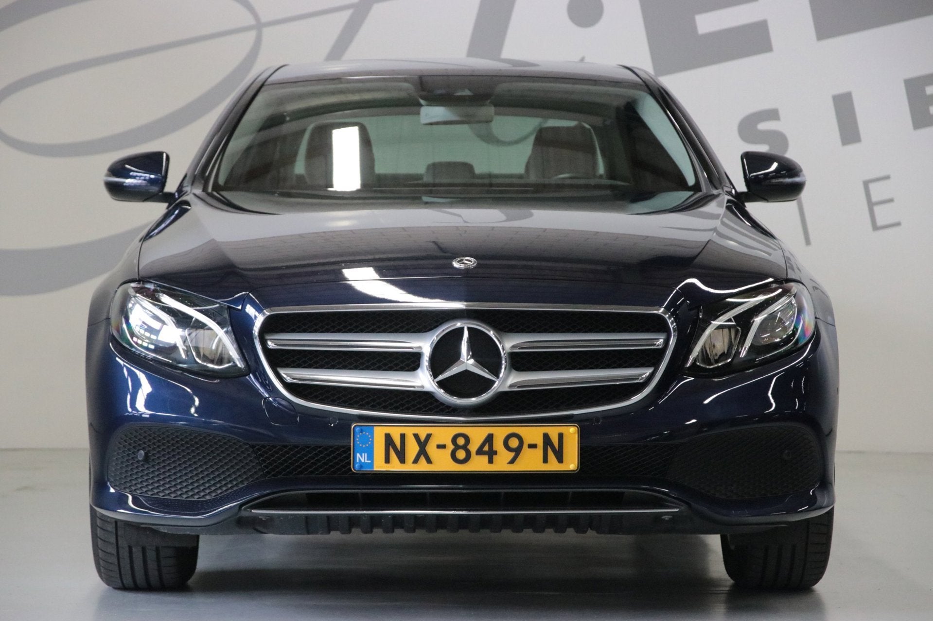 Mercedes-Benz E-klasse 200 Apple carplay/Achteruitrijcamera/, Automaat, Achterwielaandrijving, Gebruikt, 4 cilinders