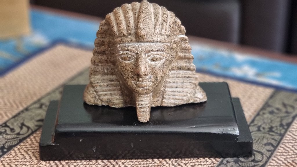 GRANIETEN BUSTE VAN FARAO OP SOKKEL, Antiek en Kunst, Overige onderwerpen, Minder dan 20 cm, Buste, Ophalen of Verzenden