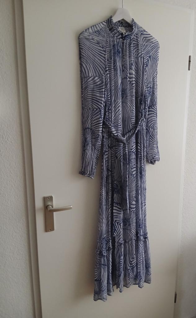 Modieuze nieuwe maxi jurk van Baum und Pferdgarten. Maat 36., Maat 36 (S), Onder de knie, Verzenden, Blauw