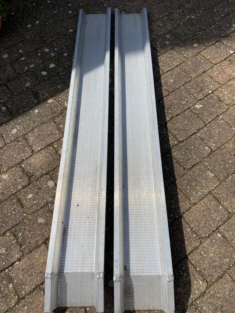 2 Aluminium Oprijplaten M050/20 - 200cm lang, 25cm breed, Auto diversen, Overige Auto diversen, Ophalen