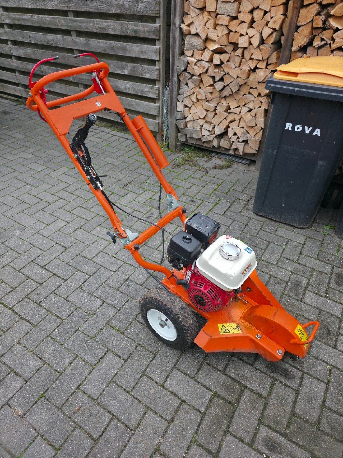 dosko 200 stobbenfrees. Met Honda gx 200 motor, Ophalen, Cirkelmaaier, Gebruikt, Dosko